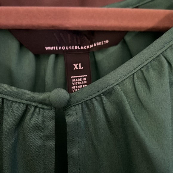 Amazon color XL WHBM Flutter Sleeve top in XL
NWT - Picture 4 of 5